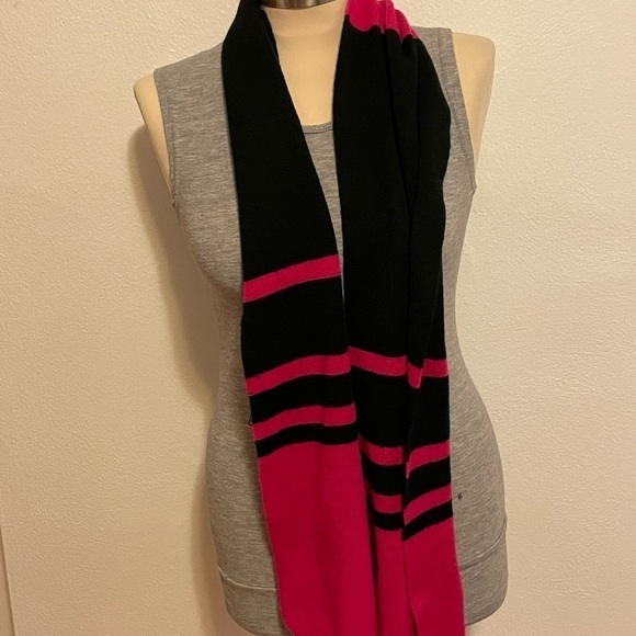 T Mobile Tuesday Black and Pink Striped Scarf - Picture 8 of 8